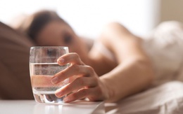 7 kiểu uống nước gây hại khủng khiếp, ai cũng nên tránh
