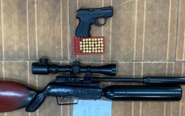 Hải Phòng: Bắt quả tang nhóm đối tượng sử dụng ma túy trong quán karaoke và tàng trữ vũ khí trái phép