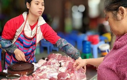 Giá giảm, thịt heo tại chợ vẫn ế