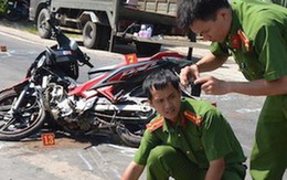 Hai người đàn ông tử vong cạnh chiếc xe máy vỡ nát