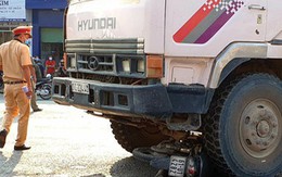 Cả trăm người đổ xuống đường xem vụ tai nạn chết người ở "ngã tư tử thần"