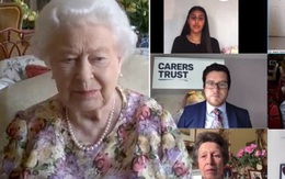 Nữ hoàng Anh "gây sốt" trong cuộc gọi video trực tuyến đầu tiên với quy tắc đặc biệt, chứng minh đẳng cấp vượt trội
