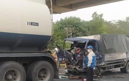 Xe tải tông đuôi xe bồn trên cao tốc, tài xế tử vong trong cabin