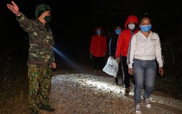 4 cô gái Việt bị bắt giữ khi vượt sông qua biên giới ở địa bàn TP Móng Cái
