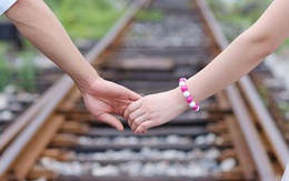 Hạnh phúc mỉm cười với cô gái tự ti về vóc dáng và hoàn cảnh của mình