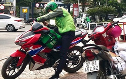 Hậu tăng giá cước: Khách quay lưng, tài xế Grab chật vật