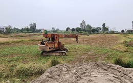 Bắc Ninh: Máy ép cọc đổ đè chết 2 cháu bé 8 tuổi