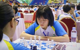 Đường đi học 200 km của nữ sinh lớp 10 vô địch cờ vua thế giới