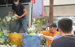 Hà Nội: Các điểm giải cứu nông sản xuất hiện khắp nơi