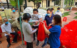 Tết có bánh chưng, lì xì của những em bé mồ côi, hộ nghèo