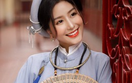 Hot girl trường HUFLIT "xinh như mộng" trong chiếc áo Tấc cổ truyền