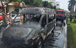 Xe chở quan tài bốc cháy giữa phố Đà Nẵng