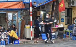 Quán phở Hà Nội ngày bán trăm bát nhờ màn giao hàng 'có một không hai'