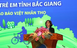Quỹ Bảo trợ trẻ em Việt Nam và Bảo Việt Nhân thọ trao quà tặng cho trẻ em hiếu học có hoàn cảnh khó khăn tại Bắc Giang