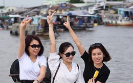 Mỗi ngày có hàng nghìn khách mua tour du lịch 30/4-1/5