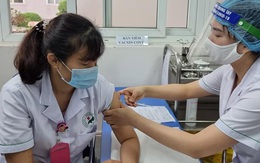 Hơn 42.000 người tuyến đầu chống dịch đã tiêm vaccine COVID-19