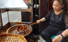 Quán bánh rán 3 thập kỷ ở Hà Nội, thu về 20 triệu mỗi ngày
