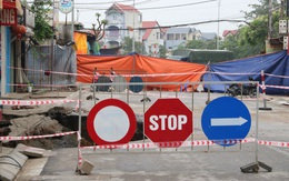 “Hố tử thần” ở Hà Nội tiếp tục lan rộng, nhiều hộ dân phải di dời khẩn cấp