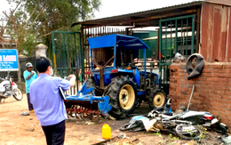 Đâm xe máy vào máy cày để trong nhà, 2 thanh niên tử vong tại chỗ