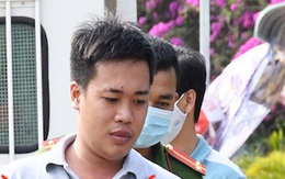 Khoe 'của quý', sàm sỡ nữ sinh trên quốc lộ