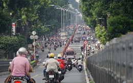 Đường phố Sài Gòn đông đúc ngày đầu nới lỏng giãn cách xã hội