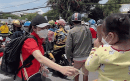 Chuyện xúc động rơi nước mắt về những người bỗng dưng nổi tiếng bất đắc dĩ