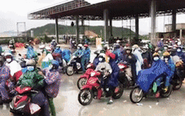 Vượt hơn 200km từ TP.HCM tới quê thì cha mất, Trung tá công an 'phá lệ' đưa thanh niên kịp về nhìn mặt lần cuối