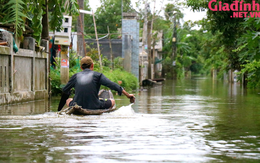 Cuộc sống ở nơi “đường biến thành sông”, ghe thuyền làm phương tiện đi lại