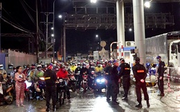 Miền Tây trắng đêm đón hàng nghìn người dân về quê tránh dịch