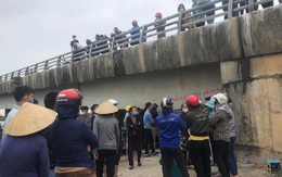 Phát hiện thi thể nam thanh niên dưới sông gần chân cầu sau nửa ngày tìm kiếm