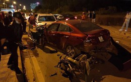 Hà Nội: 3 ô tô và 2 xe máy đâm liên hoàn trên đê Bát Tràng, 4 người bị thương