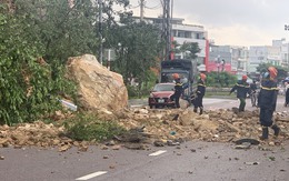3 người đi xe máy chạy không kịp, khối đất đá núi Bà Hoả rơi trúng người