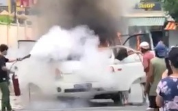 Xe chở phạm nhân ở TP HCM đang chạy thì phát hỏa kèm tiếng nổ