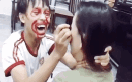 Clip Hồ Văn Cường cười giòn tan trêu đùa mẹ Phi Nhung, mới đó mà nay chỉ còn là ký ức đẹp gây xót xa!