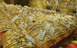 Giá vàng hôm nay 17/11: Quay đầu giảm mạnh, có nên mua vàng lúc này?