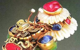 Mộ cổ nổ tung, lộ ra số vàng bạc châu báu trị giá hơn 700 tỷ đồng