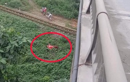 Hiện trường ám ảnh vụ chiếc xe máy lao vào thành cầu, người rơi xuống vực