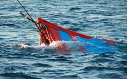Chìm tàu cá Nghệ An khiến 5 người mất tích

