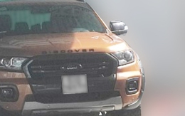 TP.HCM: Nam nhân viên ngân hàng lái ô tô tông xe máy cảnh sát, kéo lê 2km