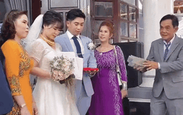 Bố chồng nhìn con dâu cười, đưa 2 sổ đỏ, 500 triệu tiền mặt: Giờ ba chỉ có vậy thôi