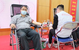 EVNNPT triển khai “Tuần lễ hồng EVN”: Vạn trái tim - Một tấm lòng