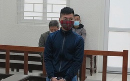 Bạn gái cũ vào nhà nghỉ cùng bạn trai, người đàn ông truy sát "tình địch"