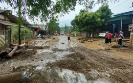 Lào Cai: Lũ ống bất ngờ trong đêm khiến ít nhất 3 người chết
