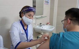 Gần 200.000 người Việt đã được tiêm vaccine COVID-19