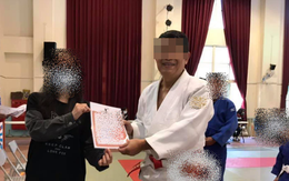 Bé trai 7 tuổi chết não sau khi học Judo, người bố sốc nặng trước đoạn video tiết lộ buổi huấn luyện “địa ngục” của HLV: "Đây là giết người!"