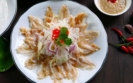 Món gỏi cá hút khách nhất Quy Nhơn được ví như "sushi" phiên bản Việt