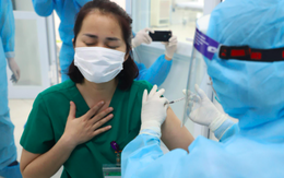 Chủ nhật này, Việt Nam nhận thêm gần 1,7 triệu liều vaccine COVID-19