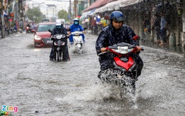 TP.HCM đón trận mưa lớn đầu mùa