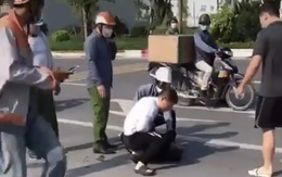 Xác minh clip người mặc đồ công an "chỉ gọi điện thoại" ở hiện trường vụ bắt cướp ở Hà Nội