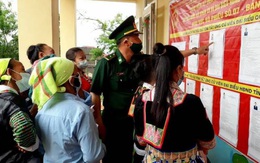 Cử tri 4 huyện vùng cao Nghệ An đi bầu cử sớm